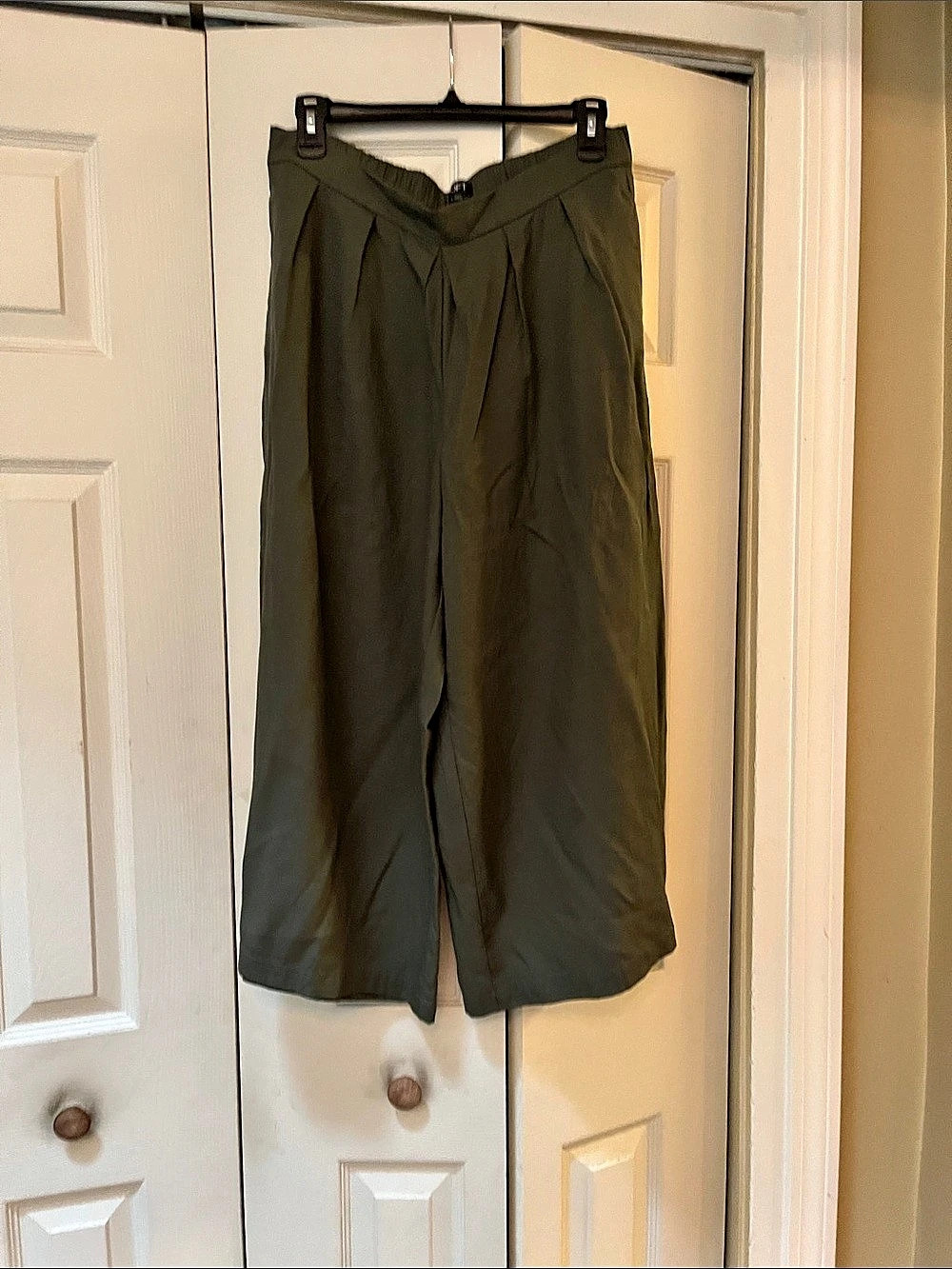 LOFT Wide Leg Pants in Green Size Medium